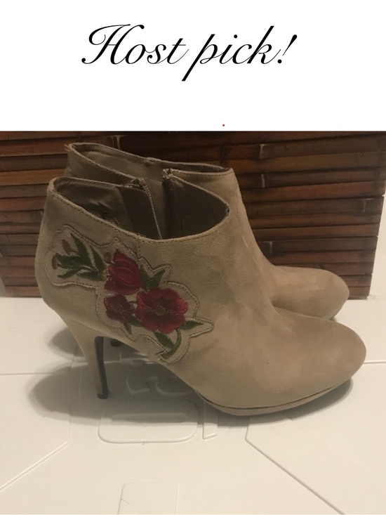 Shoes - Floral embroidered ankle boots  ( impo )